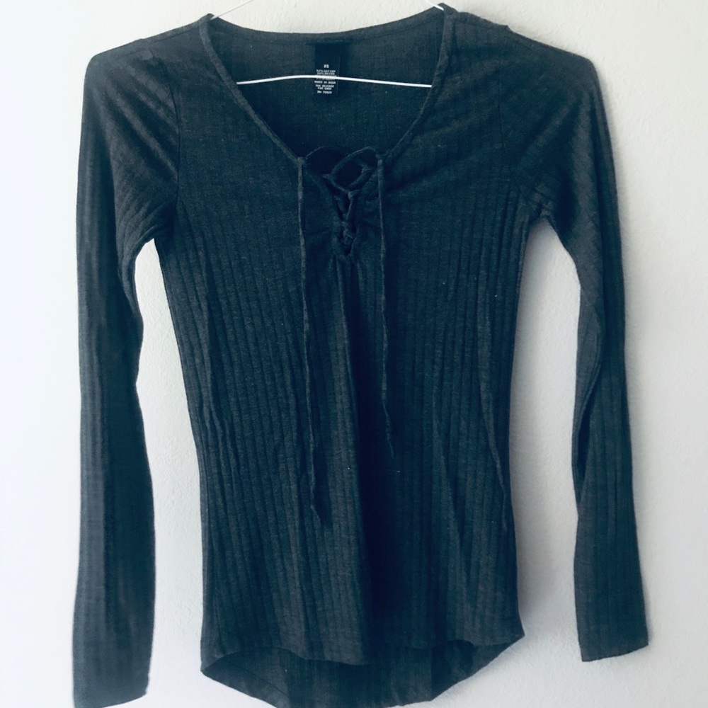 Long sleeve grey top
